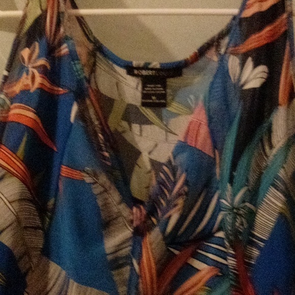 Top - Picture 2 of 3